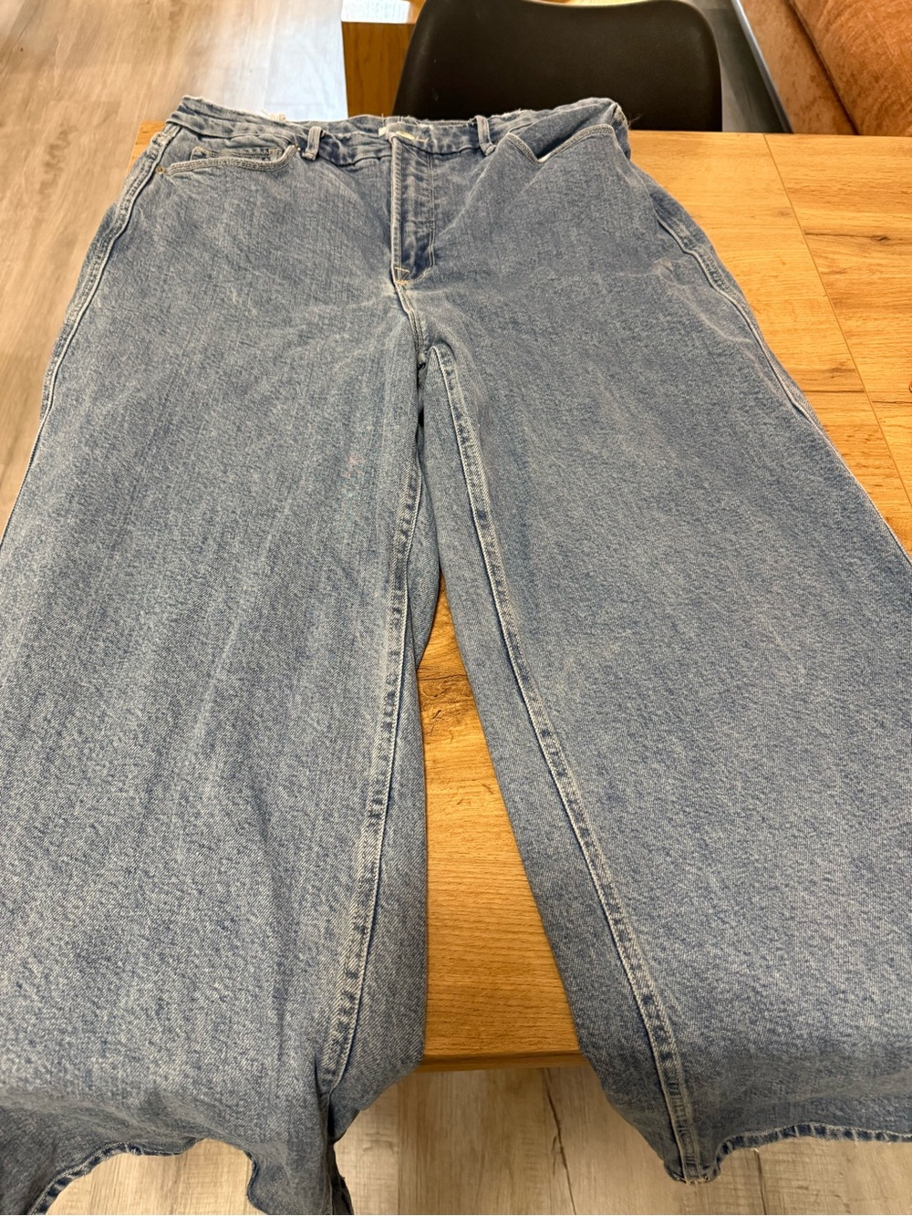 Good American Good Skate Light Blue Cropped  Distressed Jeans size 10, length 27